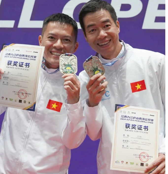 Giải đấu Asia Pickleball Business Alliance 2024 - Tuyển Pickleball Việt Nam đoạt huy chương bạc. Ảnh: Quỳnh Mai