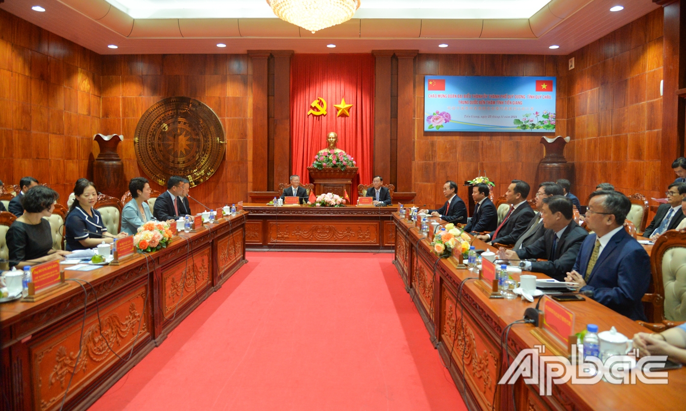 Quang cảnh buổi chào xã giao.