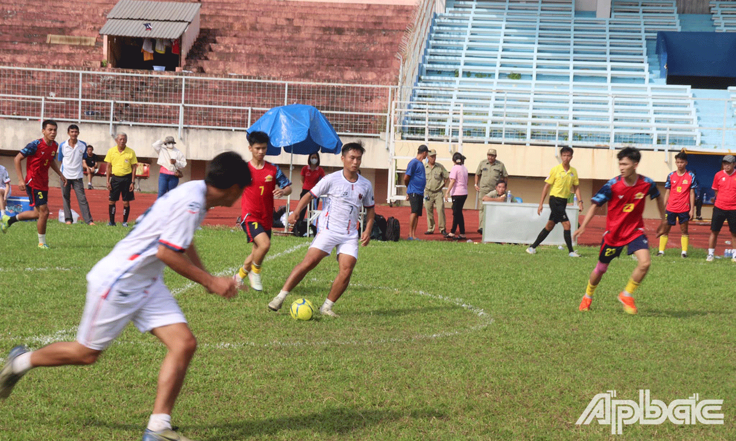 Các đội tham gia tranh tài