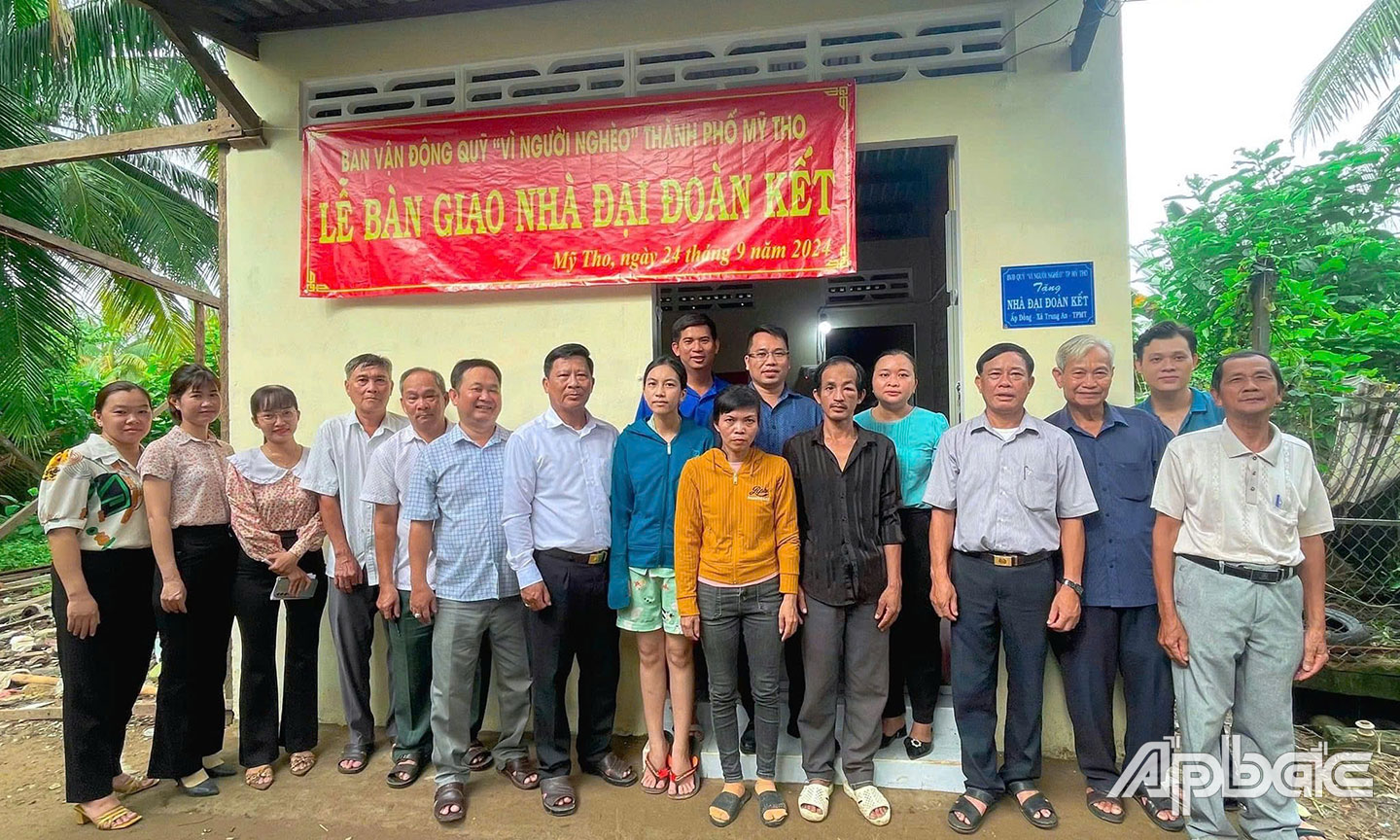 TP. Mỹ Tho thực hiện tốt việc huy động cộng đồng hợp sức cùng với Nhà nước trong công tác hỗ trợ người nghèo vươn lên thoát nghèo bền vững.                                                                    Ảnh: THANH TÙNG