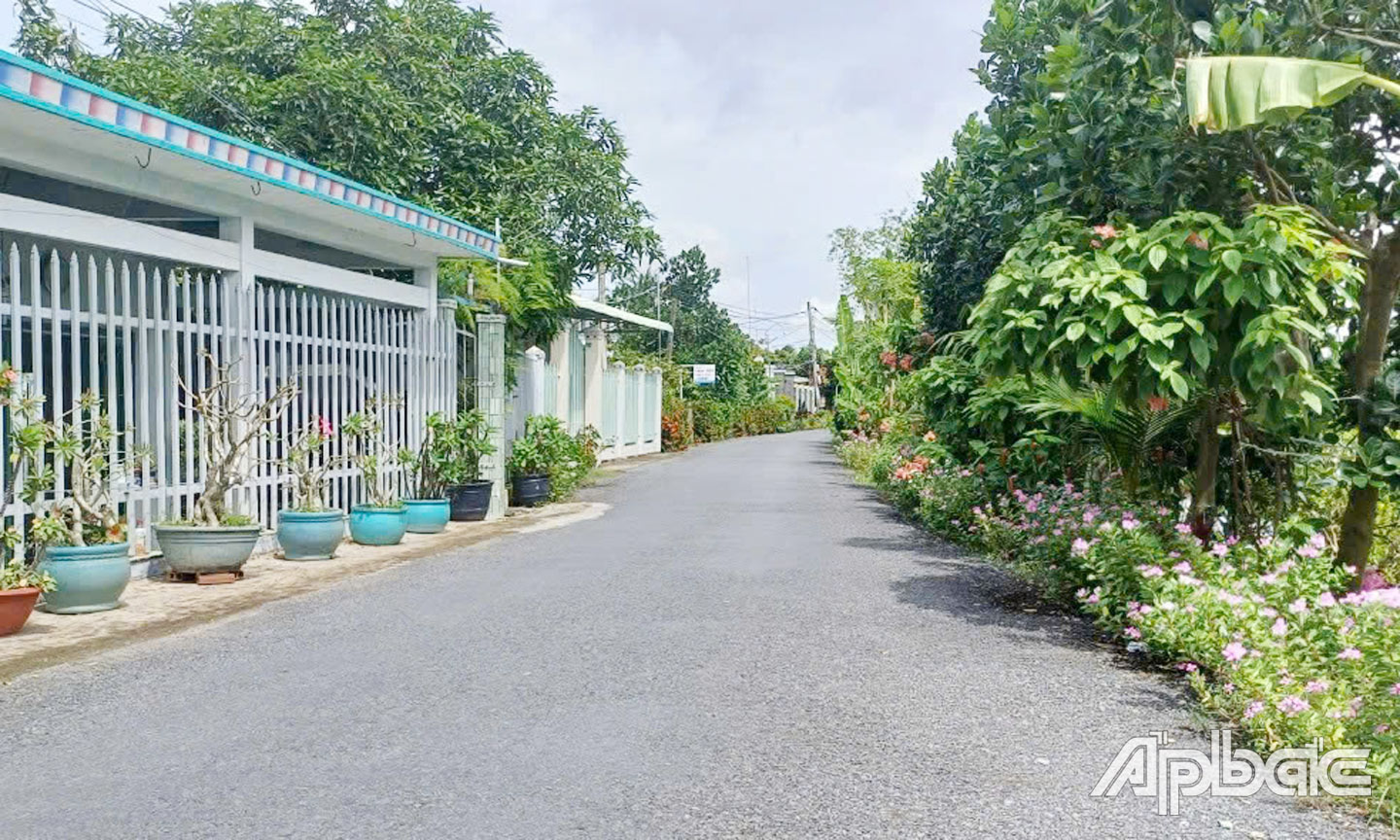“Tuyến đường hoa” là một trong những mô hình nổi bật trong Phong trào trên địa bàn huyện Cái Bè.