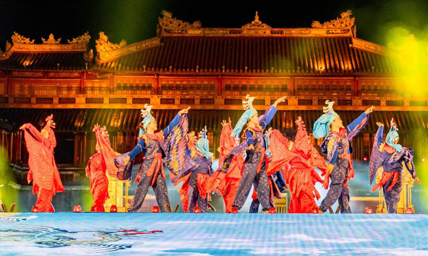 Đơn vị sự nghiệp công lập trong lĩnh vực nghệ thuật biểu diễn cấp tỉnh có nhiệm vụ phối hợp tổ chức các cuộc thi, liên hoan các loại hình nghệ thuật biểu diễn.