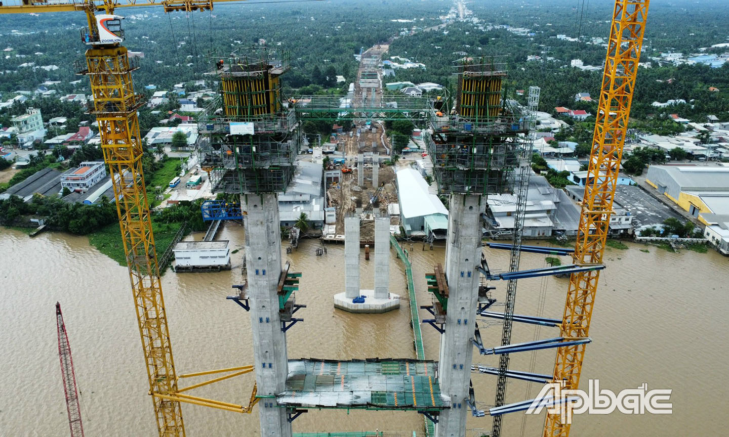 Đảm bảo điều kiện an toàn lao động trên cao.
