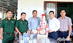 Đồng chí Trần Thanh Nguyên thăm, tặng quà cán bộ Quân đội tiêu biểu nghỉ hưu tại huyện Gò Công Đông