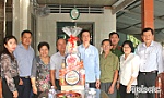 Bí thư Tỉnh ủy Tiền Giang Nguyễn Văn Danh thăm, tặng quà cán bộ Quân đội tiêu biểu nghỉ hưu