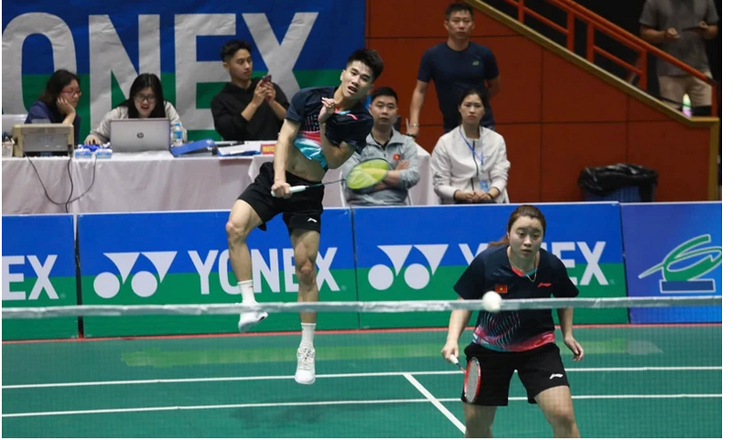 Văn Hải và Vân Anh là hai tay vợt Việt Nam hiếm hoi lọt tới chung kết Vietnam International Series II.