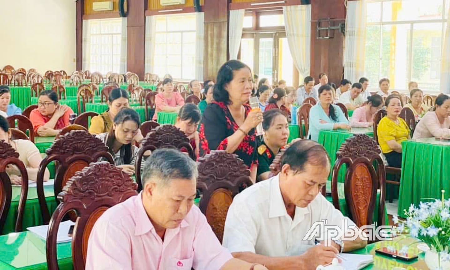  Hội nghị gặp mặt, đối thoại giữa Chủ tịch UBND huyện Cái Bè với cán bộ, hội viên, phụ nữ năm 2024 với chủ đề “Thúc đẩy BĐG  - Vì sự tiến bộ của phụ nữ”.