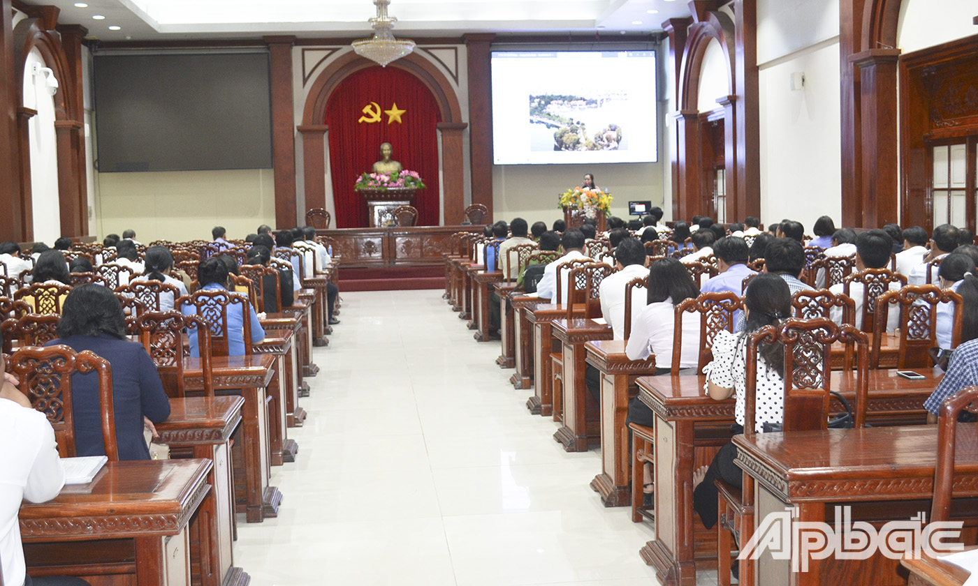 Quang cảnh hội nghị.
