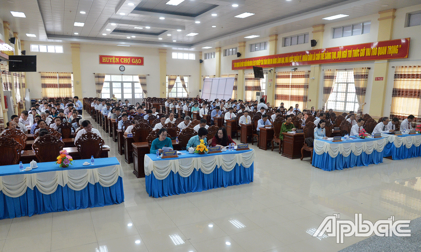 Đại biểu tham dự kỳ họp.