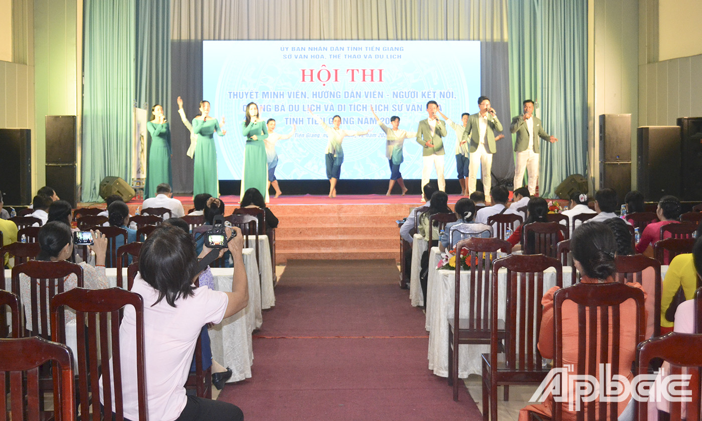 Quang cảnh hội thi.