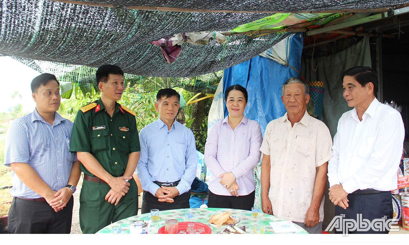 Đoàn Trung Nhường (nguyên Đại tá, Chỉ huy trưởng Ban Chỉ huy Quân sự huyện Tân Phước, ngụ tại ấp Tân Thuận, xã Tân Hòa Đông) 
