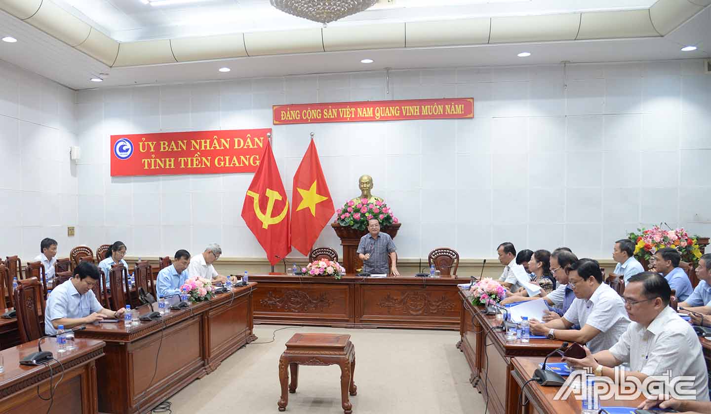 Đồng chí Phạm Văn Trọng phát biểu tại cuộc họp.