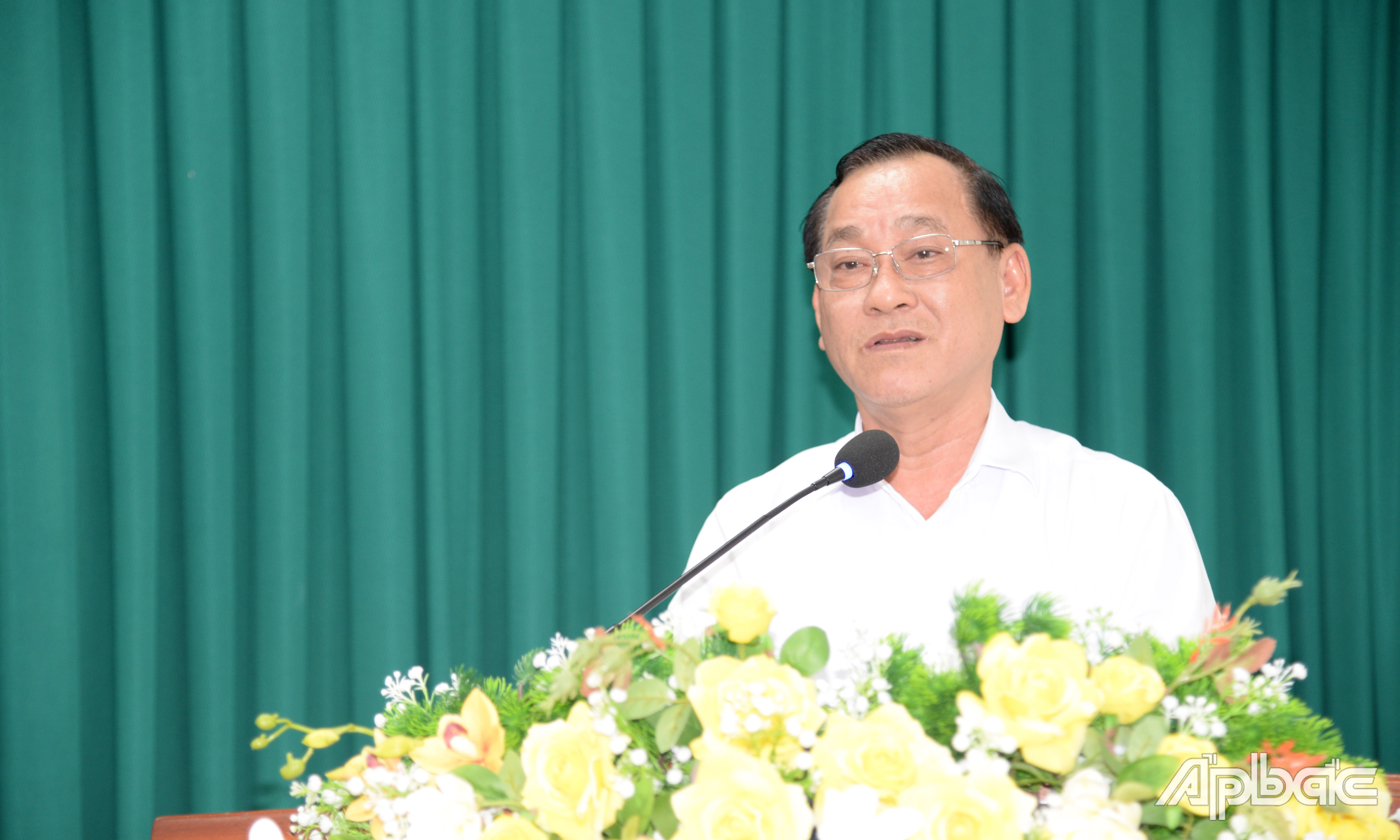Đồng chí Nguyễn Văn Vĩnh phát biểu tại hội thảo.