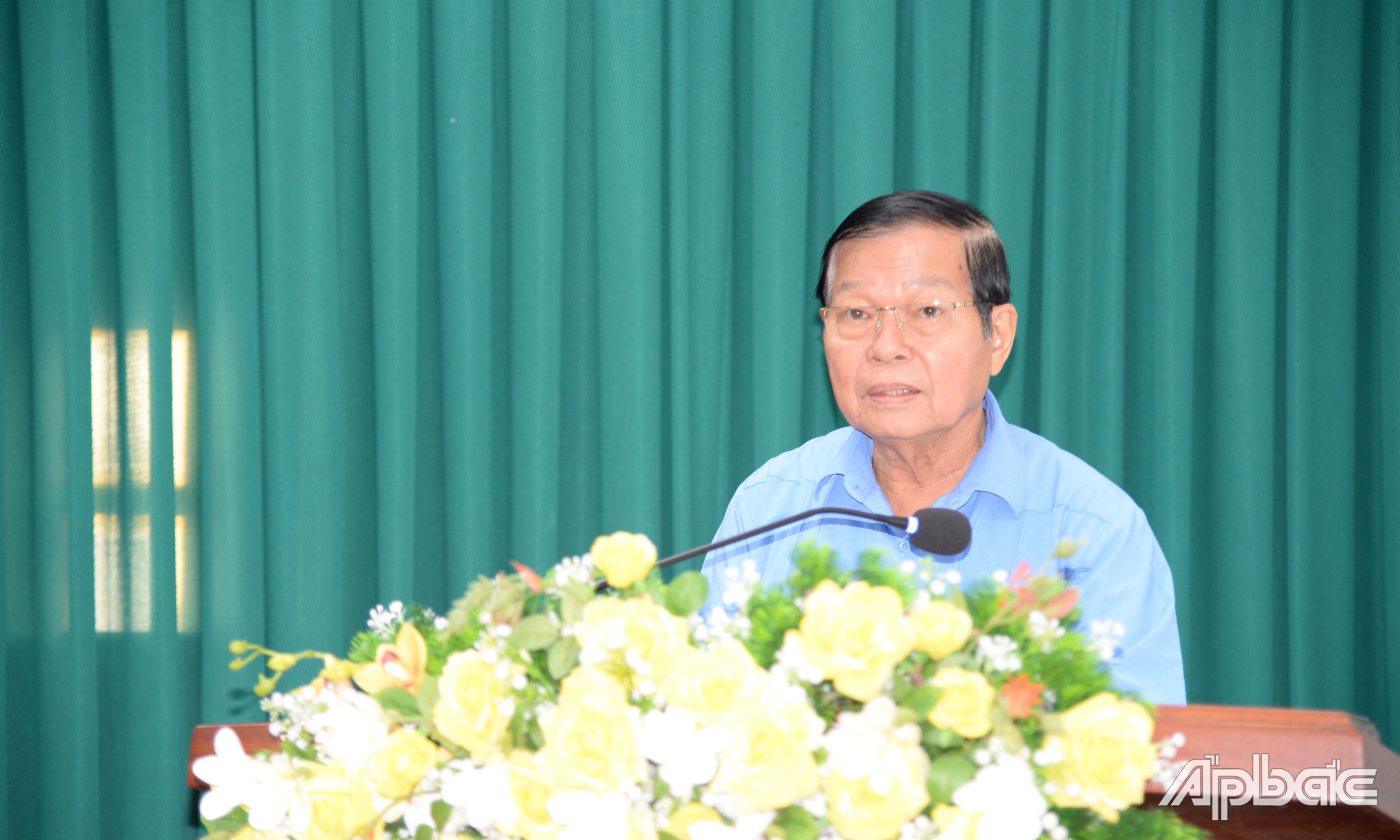 Tiến sĩ Nguyễn Văn Khang phát biểu khai mạc hội thảo.