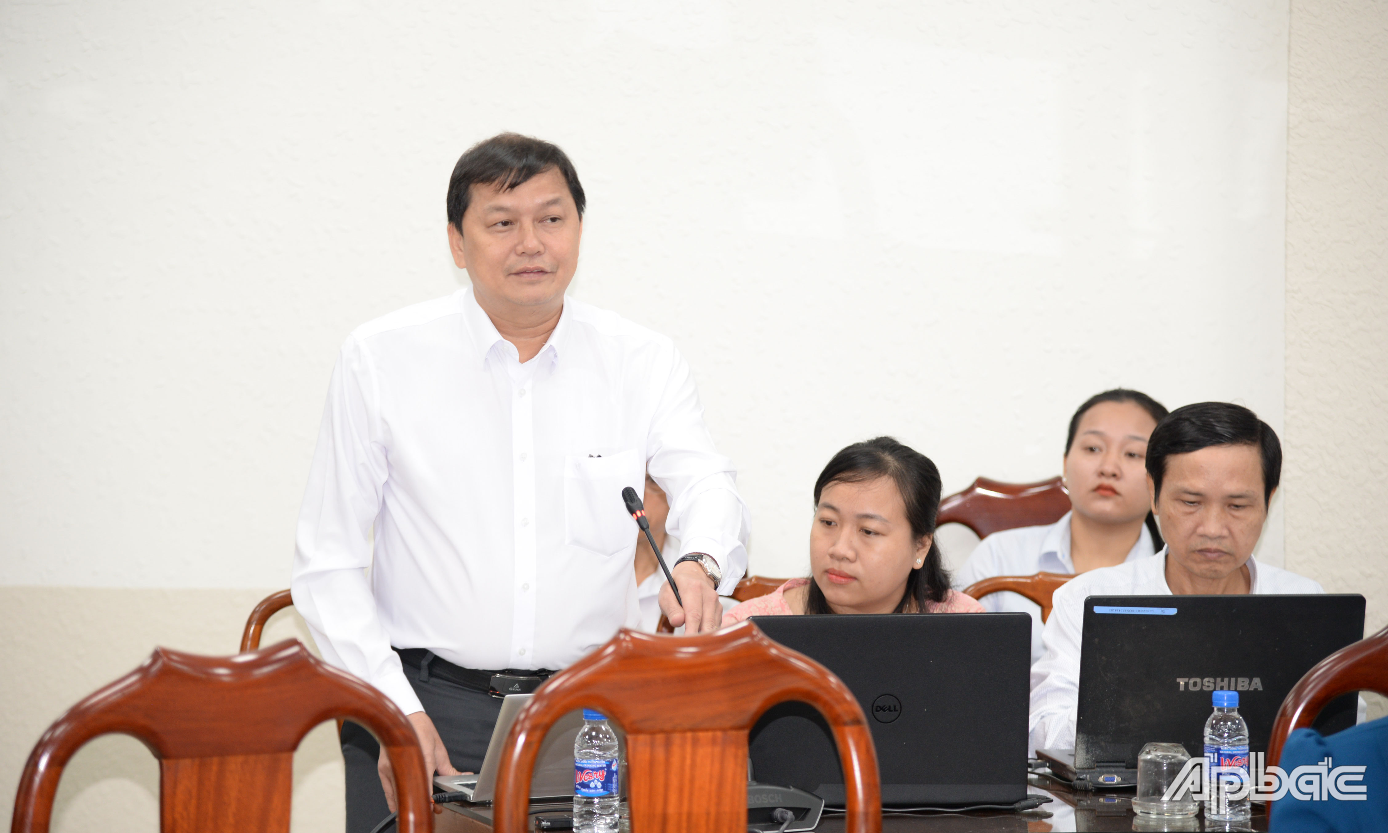 Đồng chí Nguyễn Đình Thông phát biểu tại hội thảo.