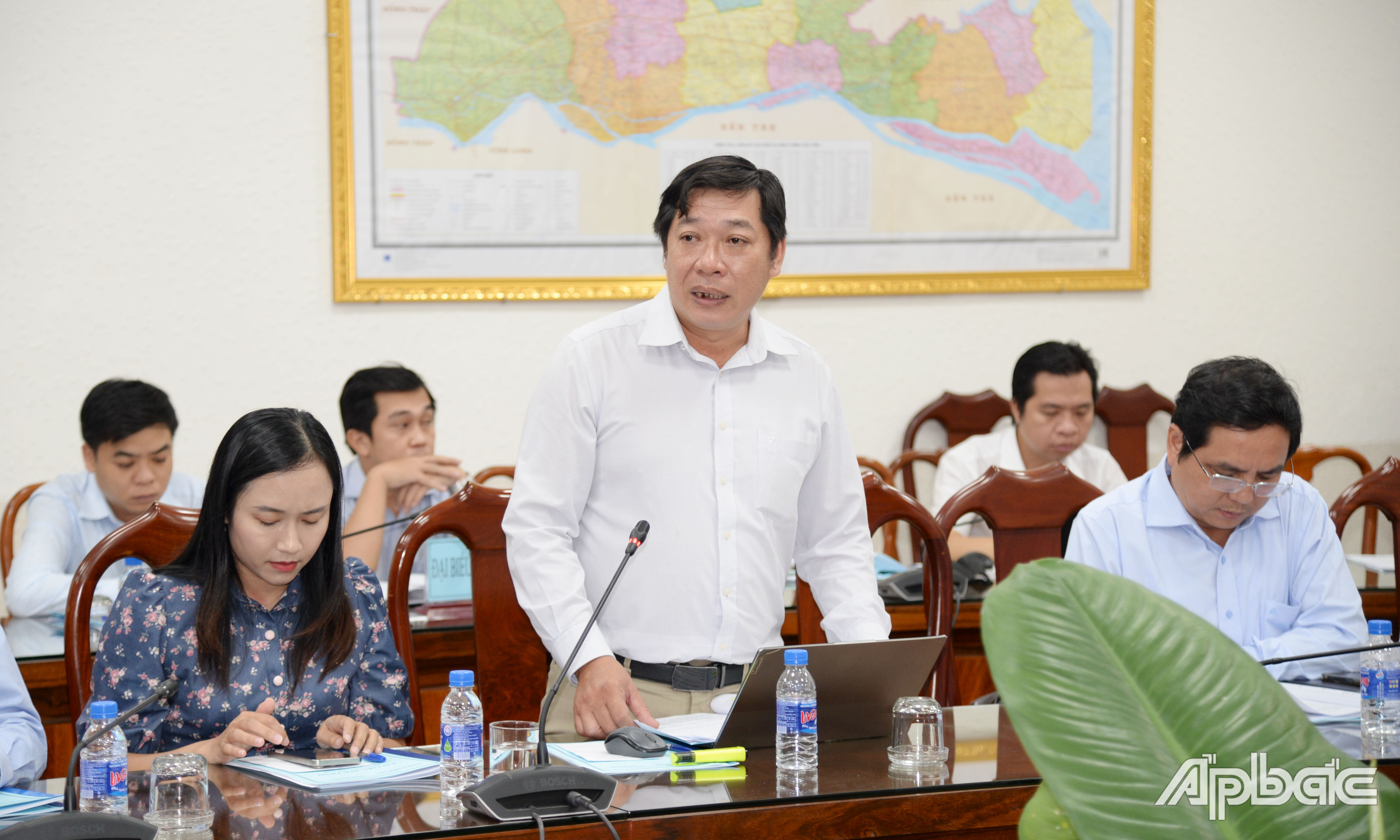Các chuyên gia, nhà khoa học phát biểu tại hội thảo.