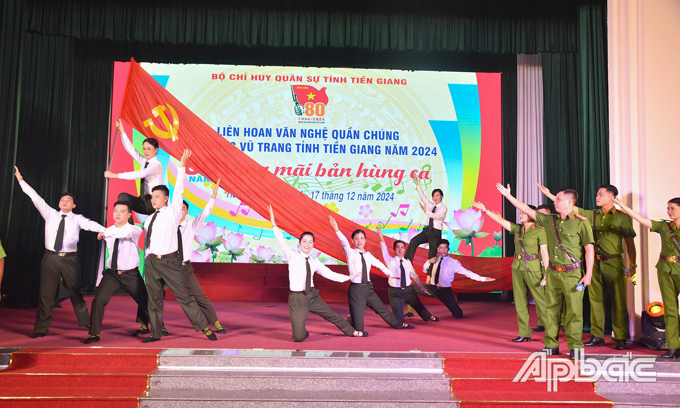 Tiết mục công diễn của Công an tỉnh Tiền Giang.