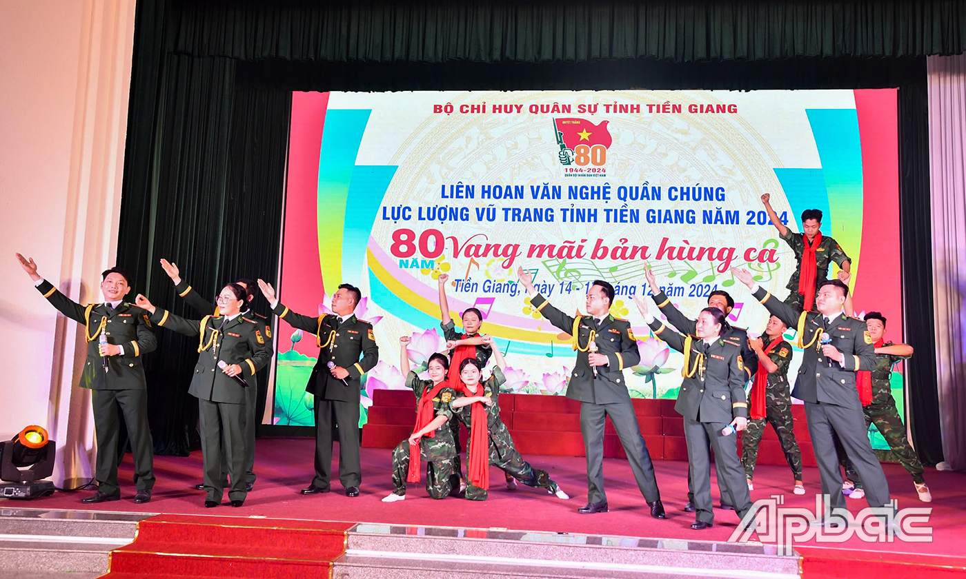 Tiết mục công diễn của Bộ Chỉ huy Bộ đội  Biên phòng tỉnh Tiền Giang.