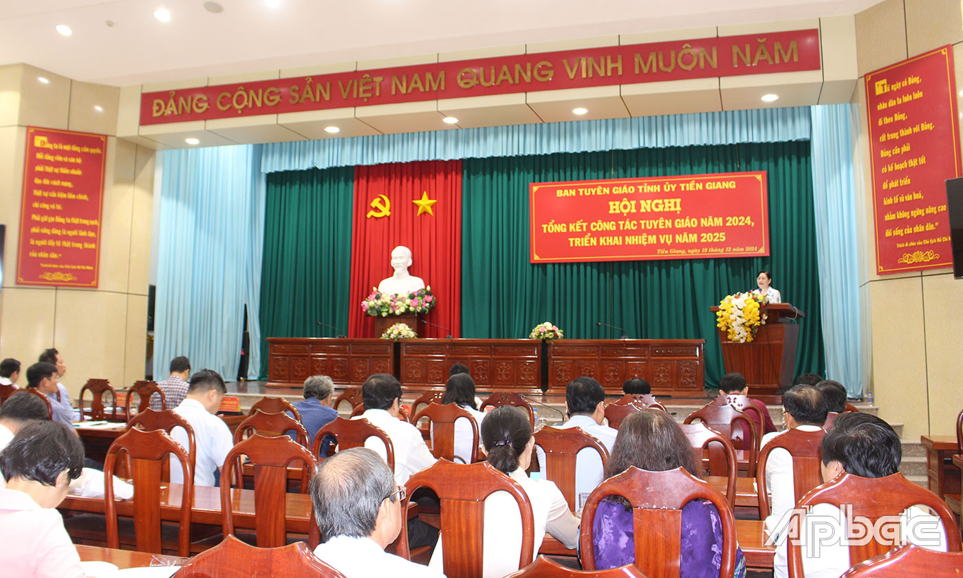 Quang cảnh hội nghị tổng kết.