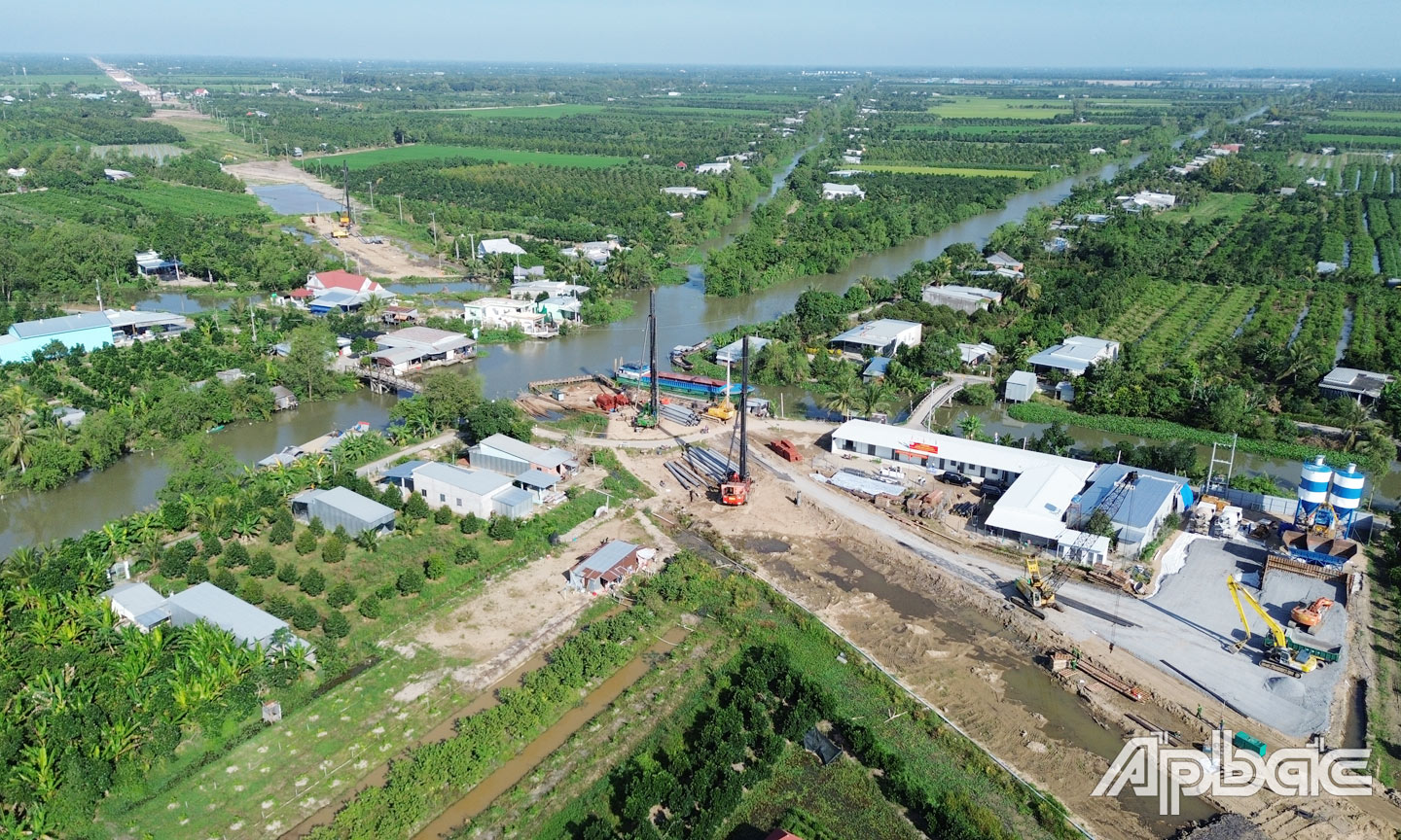 Các nhà thầu đang tập trung triển khai công tác thi công. 