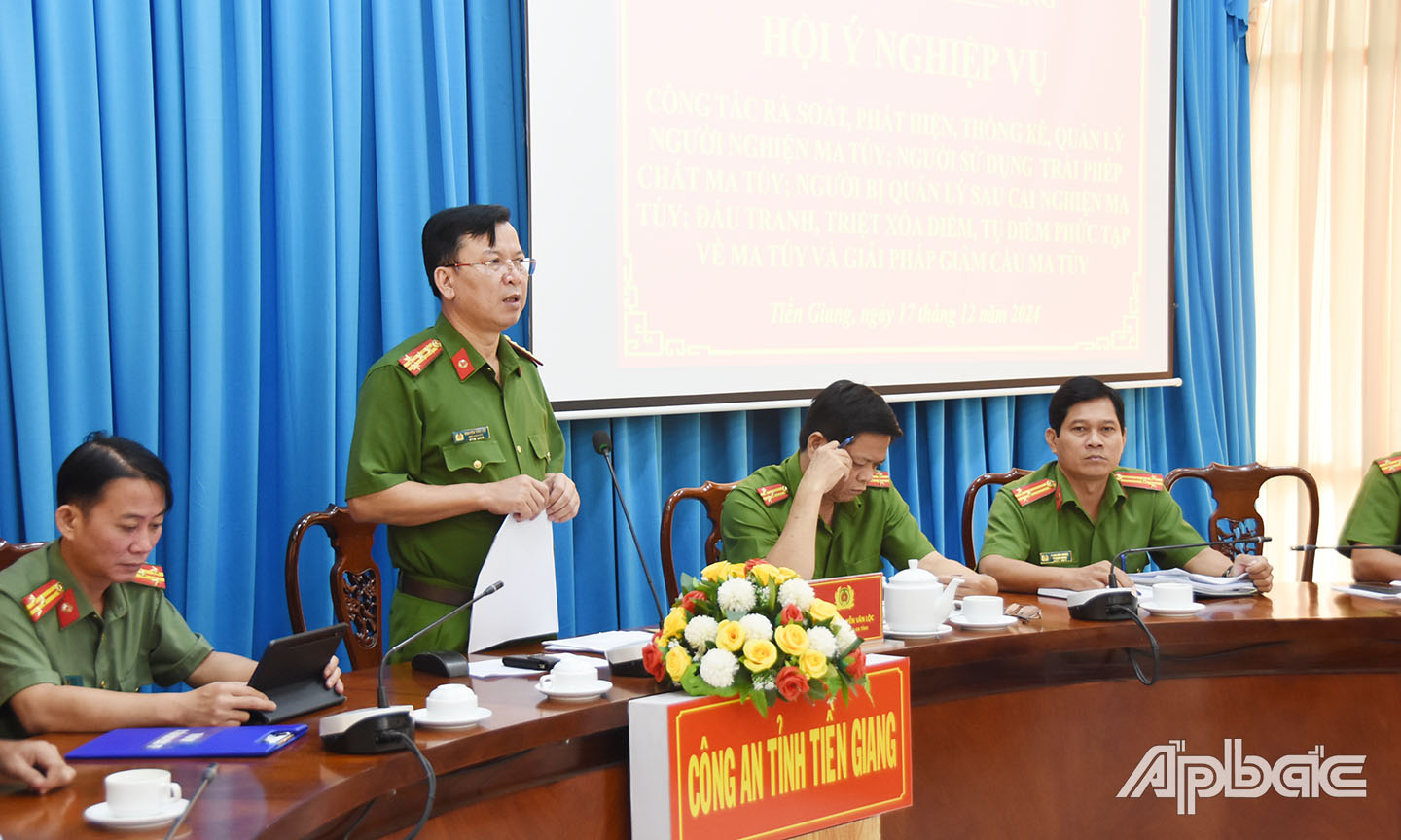 Đồng chí Đại tá Nguyễn Văn Lộc phát biểu tại buổi hội ý. Ảnh Lê Hoài