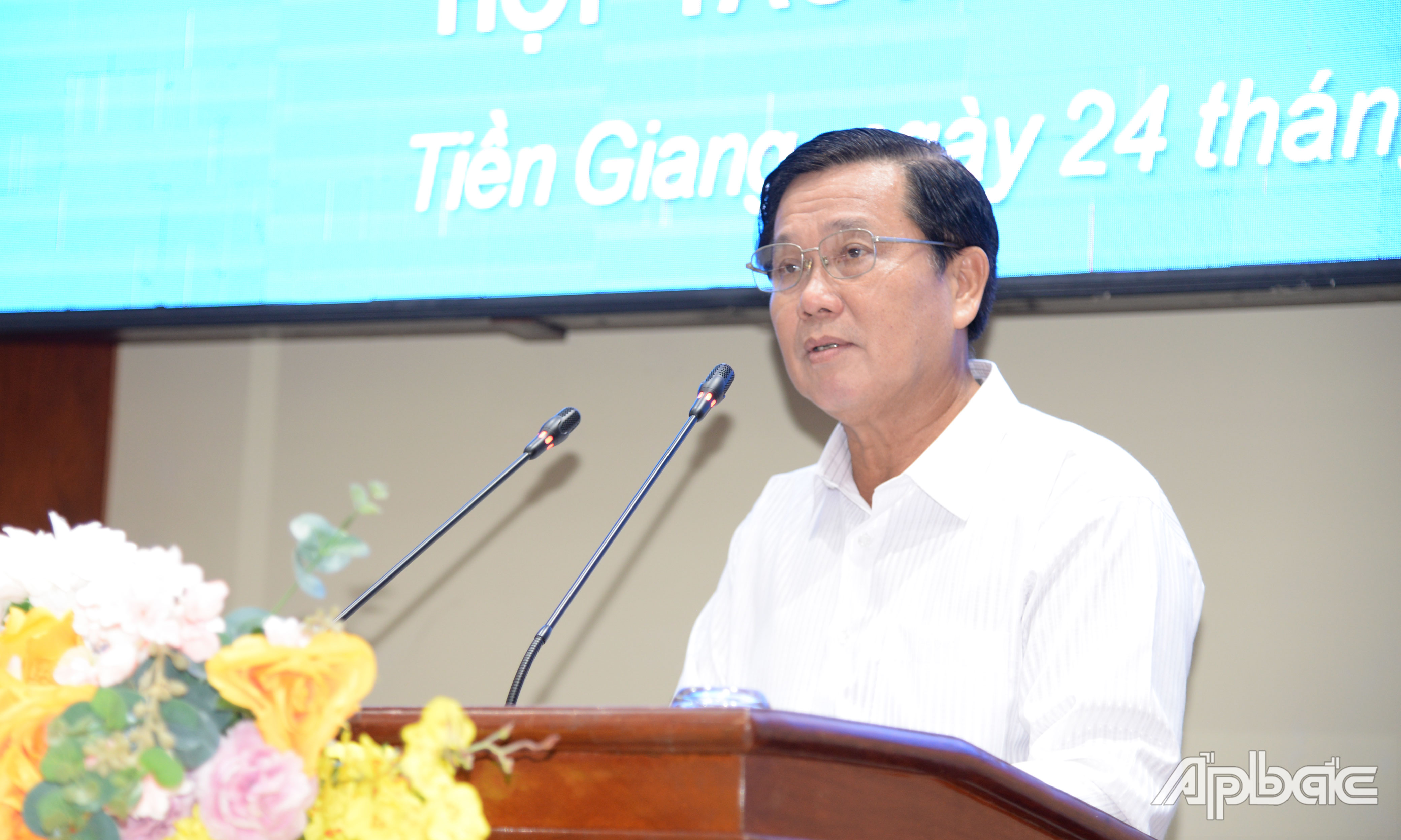 Chủ tịch Liên minh HTX tỉnh Tiền Giang Nguyễn Văn Tú phát biểu tại hội nghị.