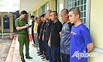 Khởi tố 12 đối tượng và chủ quán phở liên quan đến vụ đốt pháo hoa trên Quốc lộ 1