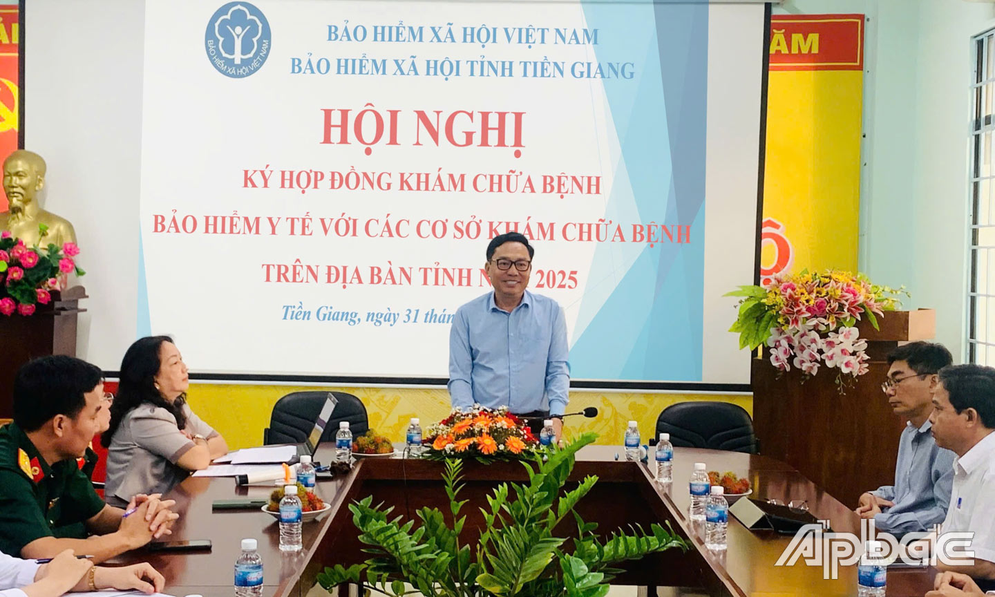 Đồng chí Võ Khánh Bình phát biểu tại Hội nghị Ký kết hợp đồng KCB BHYT năm 2025.