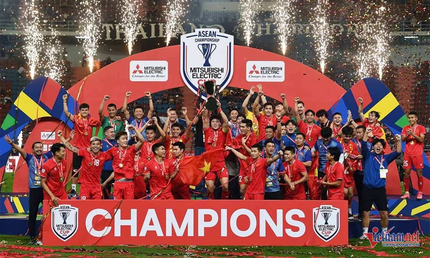 Bóng đá Việt Nam cần tận dụng tốt bệ đỡ là chức Vô địch ASEAN Cup 2024. Ảnh: Vietnamnet.vn