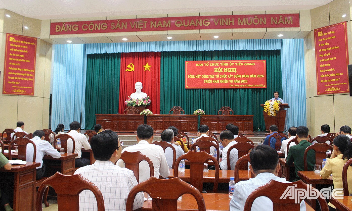 Quang cảnh hội nghị tổng kết.