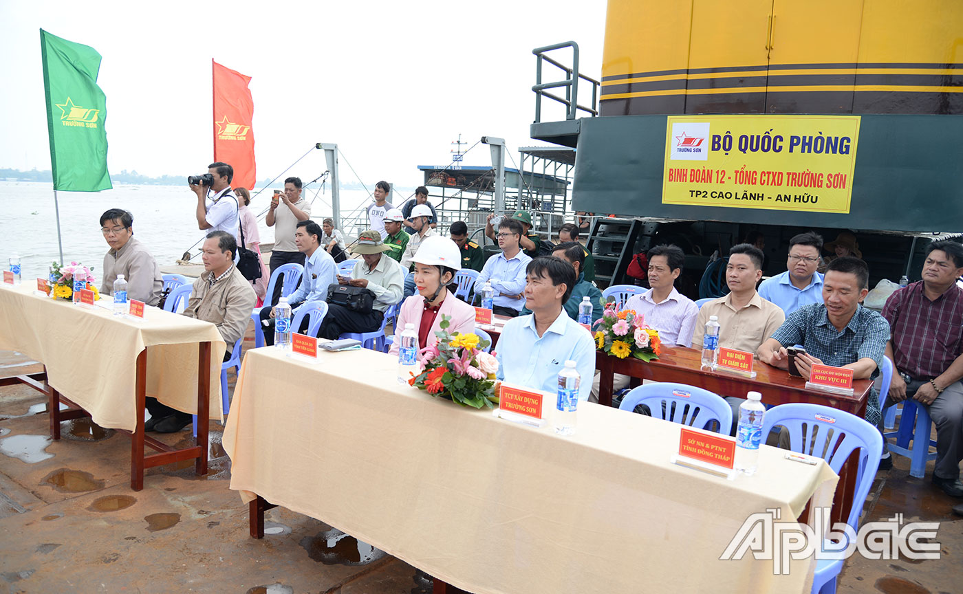 Quang cảnh Lễ khởi công.