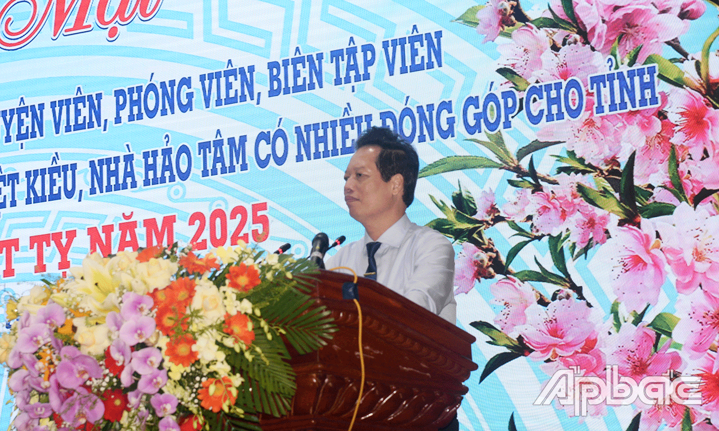 Đồng chí Nguyễn Thành Diệu phát biểu tại buổi họp mặt.