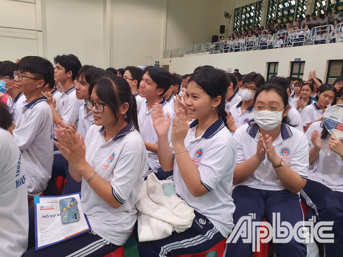 Học sinh hào hứng tham gia diễn đàn. 