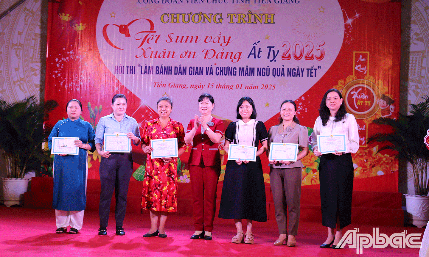 chưng mâm ngũ quả ngày Tết