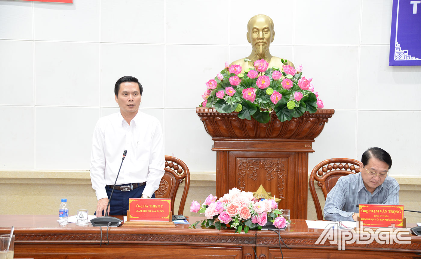 Đồng chí Hà Thiện Ý phát biểu tại hội nghị.