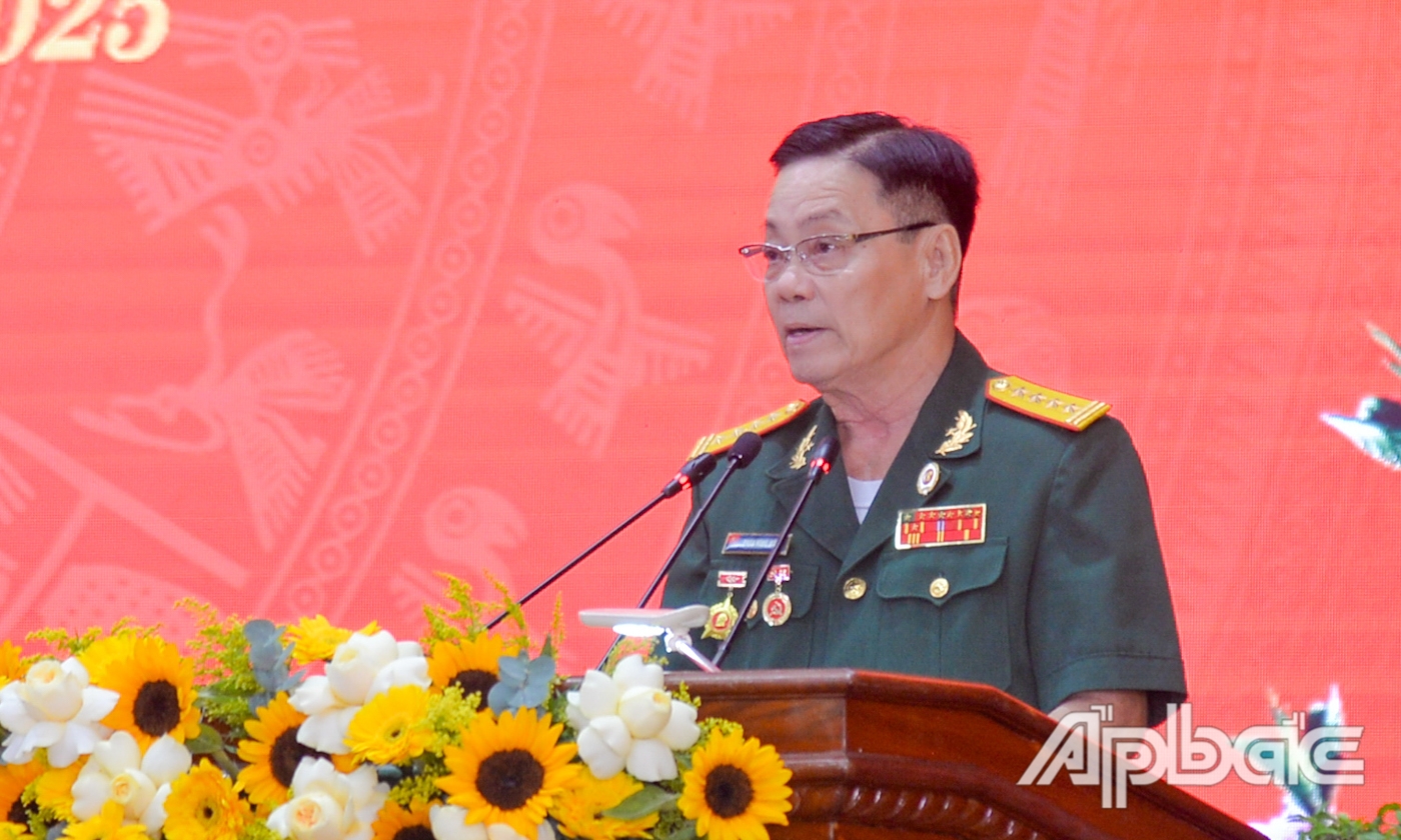 Đại tá Phan Hùng Mãnh, Chủ tịch Hội Cựu Chiến binh tỉnh nêu cảm tưởng, tấm lòng son sắt của cựu chiến binh đối với Đảng, với đất nước.