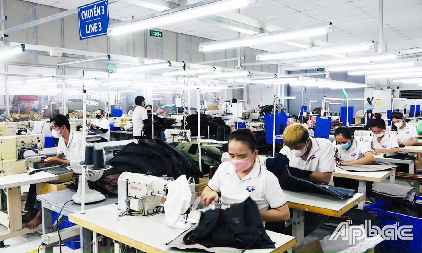Sản xuất, kinh doanh của doanh nghiệp đóng góp tích cực vào thu ngân sách nhà nước trên địa bàn huyện.