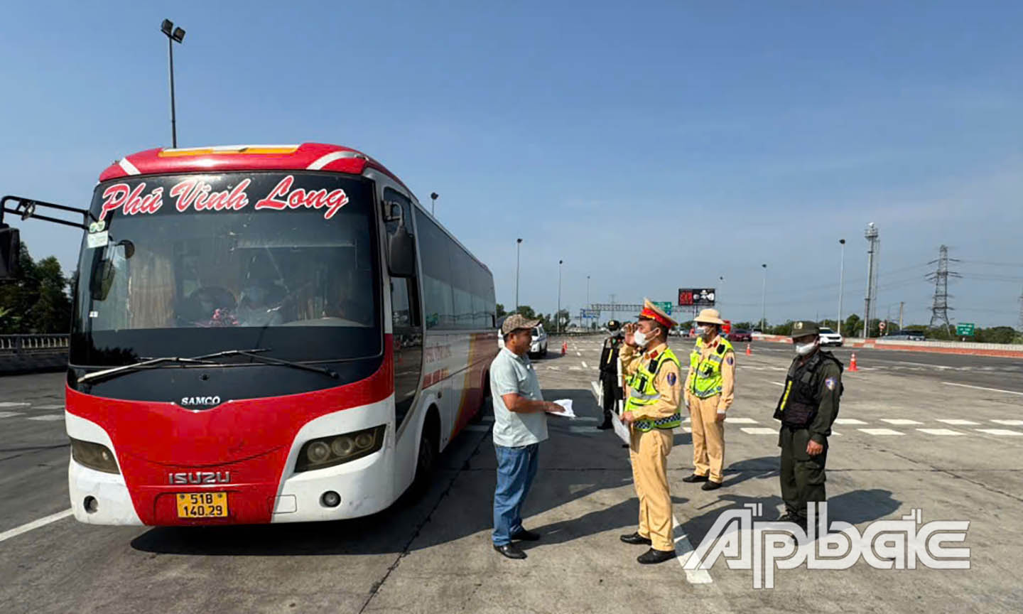 Bên cạnh sẵn sàng xử lý tai nạn, va chạm trên cao tốc, lực lượng CSGT cao tốc tăng cường công tác tuần tra xử lý.