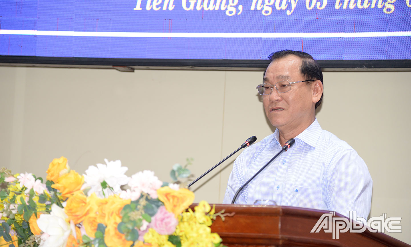 Đồng chí Nguyễn Văn Vĩnh phát biểu kết luận phiên họp.