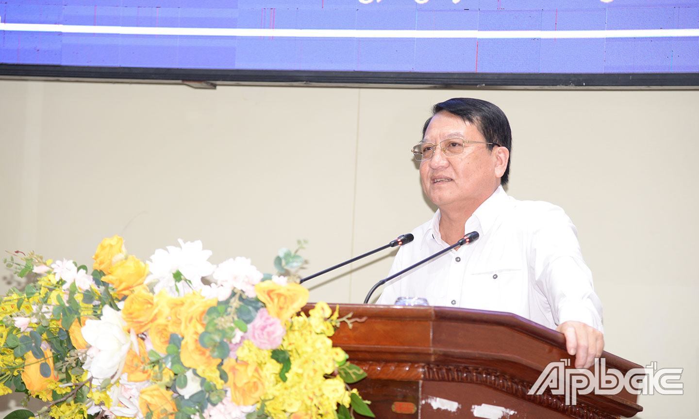 Phó Chủ tịch UBND tỉnh Tiền Giang Phạm Văn Trọng phát biểu tại phiên họp.
