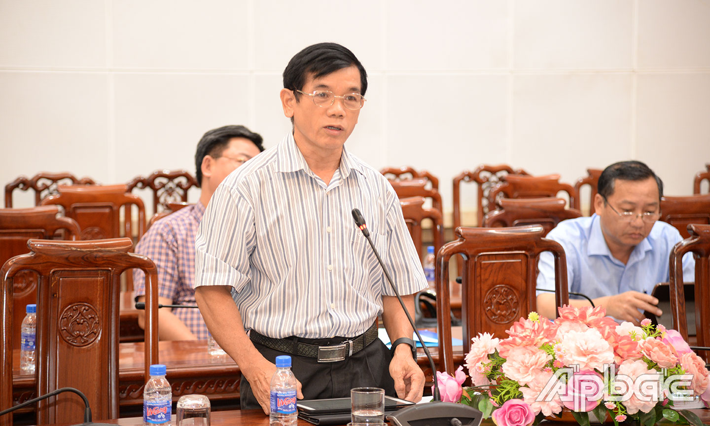 Phó Giám đốc Sở Kế hoạch và Đầu tư Nguyễn Xuân Cường phát biểu tại hội nghị.