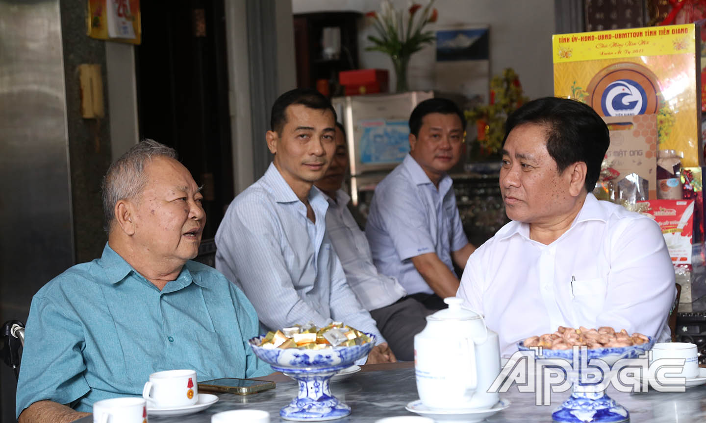 Đồng chí Trần Văn Dũng thăm