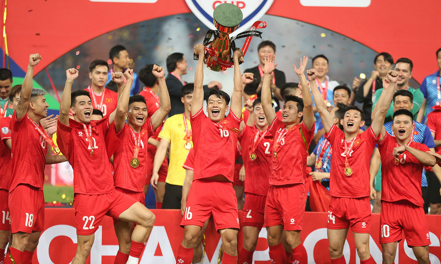 Chức vô địch ASEAN Cup 2024 là động lực nhưng cũng sẽ là gánh nặng cho thầy và trò HLV Kim Sang-sik.  							                                                        Ảnh: Vietnamnet.vn