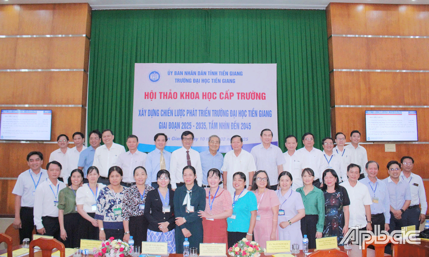 Trường Đại học Tiền Giang vừa tổ chức Hội thảo “Xây dựng Chiến lược phát triển Trường Đại học Tiền Giang giai đoạn 2025 - 2035, tầm nhìn đến năm 2045” thu hút nhiều diễn giả, khách mời tham gia, đóng góp cho nhà trường nhiều định hướng, chiến lược phát triển quan trọng trong thời gian tới. 