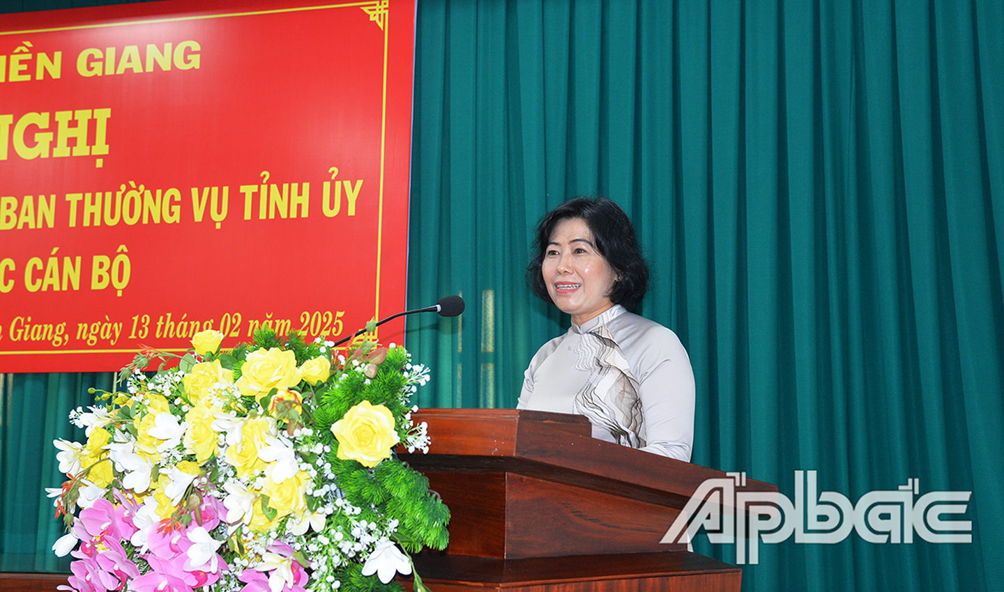 Đồng chí Phạm Thị Mai Tiên phát biểu nhận nhiệm vụ