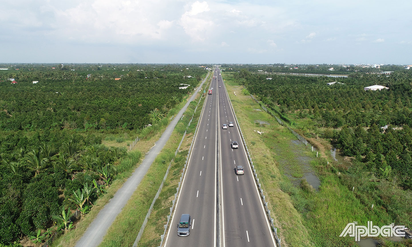 Thủ tướng Chính phủ yêu cầu khởi công mở rộng tuyến cao tốc TP. Hồ Chí Minh - Trung Lương - Mỹ Thuận trong quý II-2025.