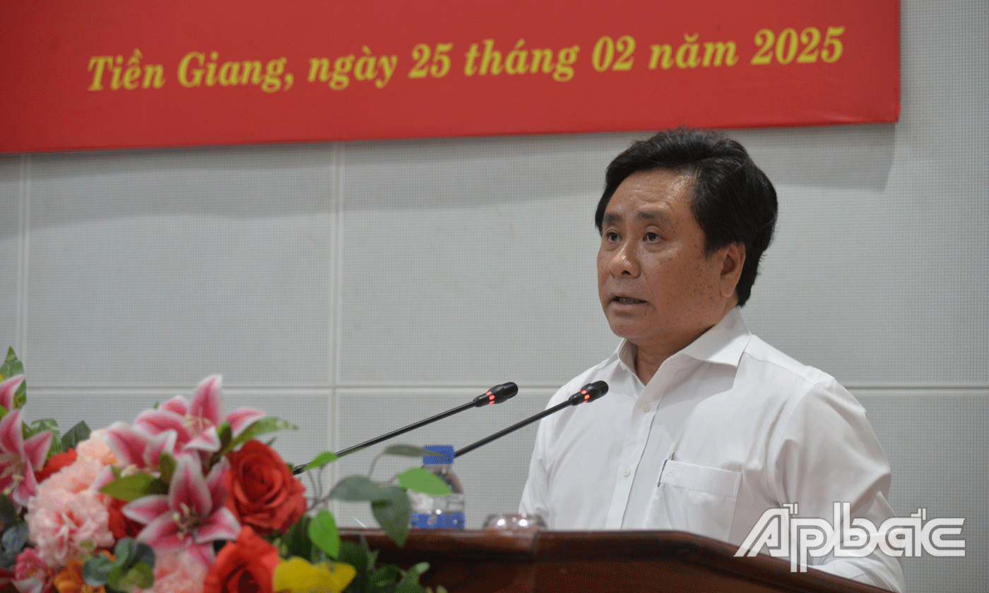 Đồng chí Trần Văn Dũng, Uỷ viên Ban Thường vụ Tỉnh uỷ, Phó Bí thư Thường trực Đảng uỷ, Phó Chủ tịch Thường trực UBND tỉnh thông qua các Quyết định.