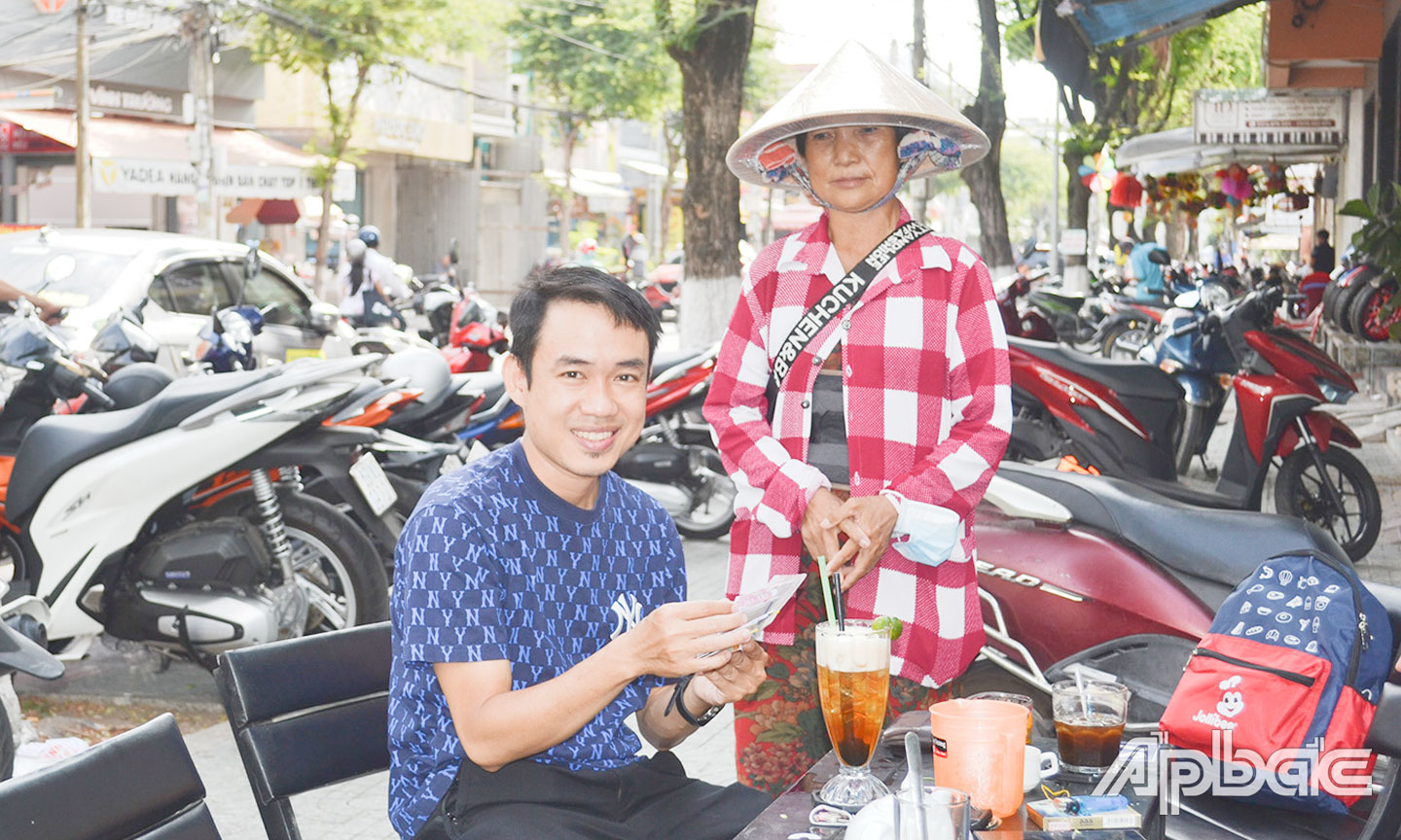 Chị Huệ rất cần sự giúp đỡ từ cộng đồng