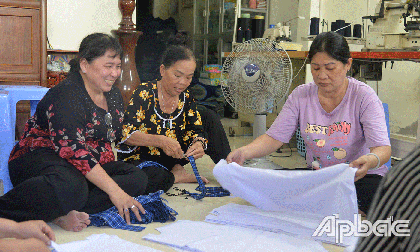 Chị Đông luôn đồng hành cùng phụ nữ phát triển kinh tế.