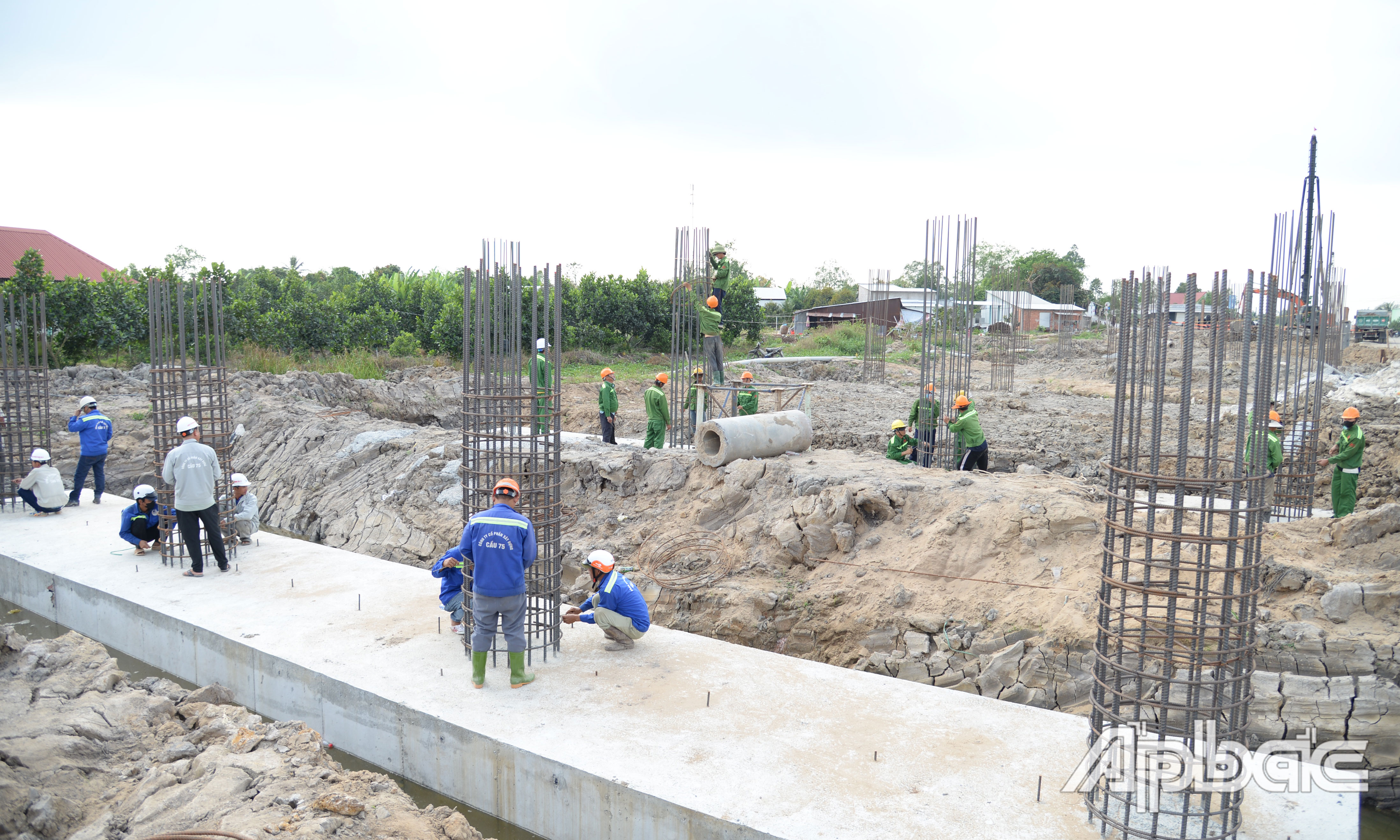 Hiện các nhà thầu đang tập trung đẩy nhanh tiến độ thi công Dự án thành phần 2.